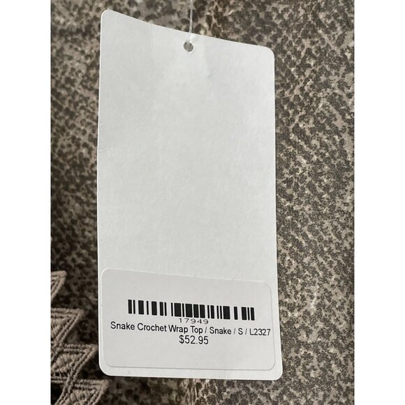 By Together Wrap Top Size Small Snake Crochet Long Sleeve Biege Tan Neutral NEW - Picture 5 of 8